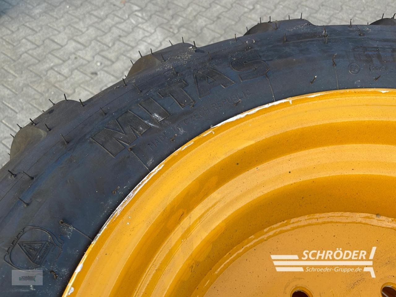 Zwillingsrad des Typs Sonstige 4X MITAS 500/45-20 | CAT 906 / 907 / 908, Gebrauchtmaschine in Westerstede (Bild 6)